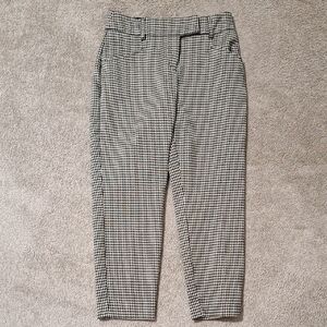 Express, Woman's Black and White Checkered Pants, It needs a clasp.